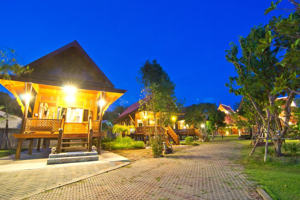 Bueng Bua Thong Resort Ban Huai Yai Exteriér fotografie